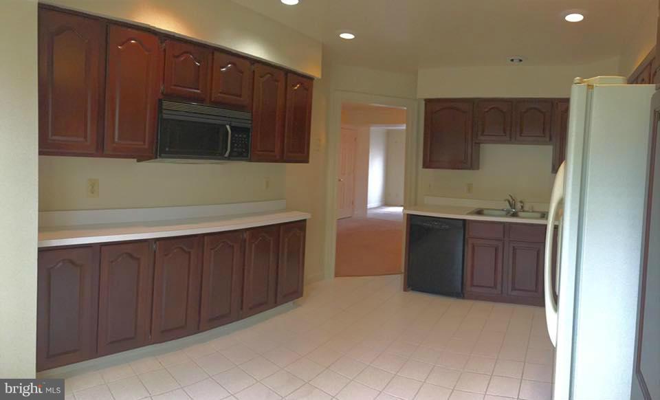 COURTHOUSE STATION - Residential Lease