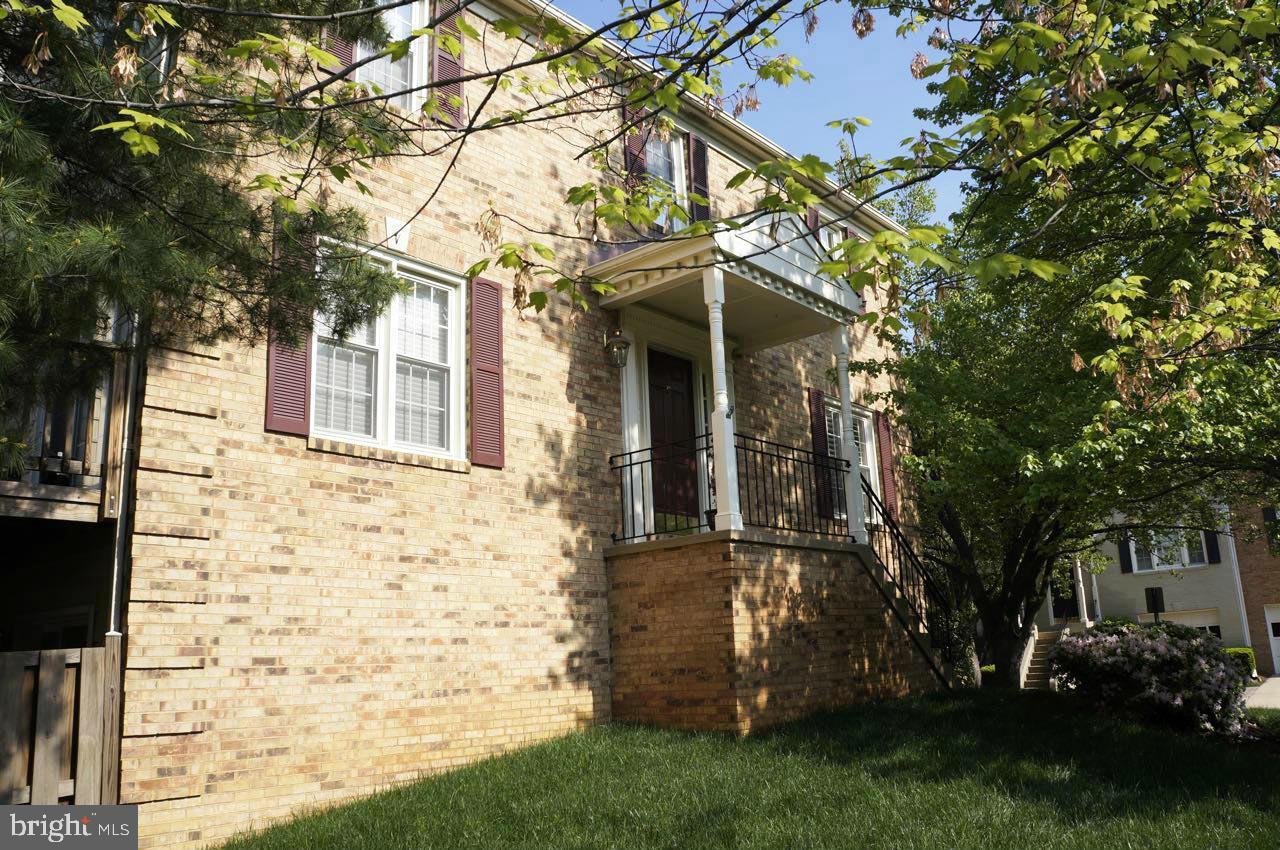 2043 PIERIS COURT
