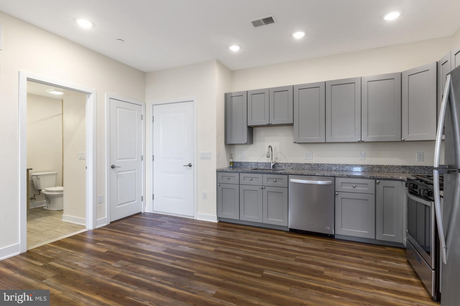 EAST KENSINGTON - Residential Lease