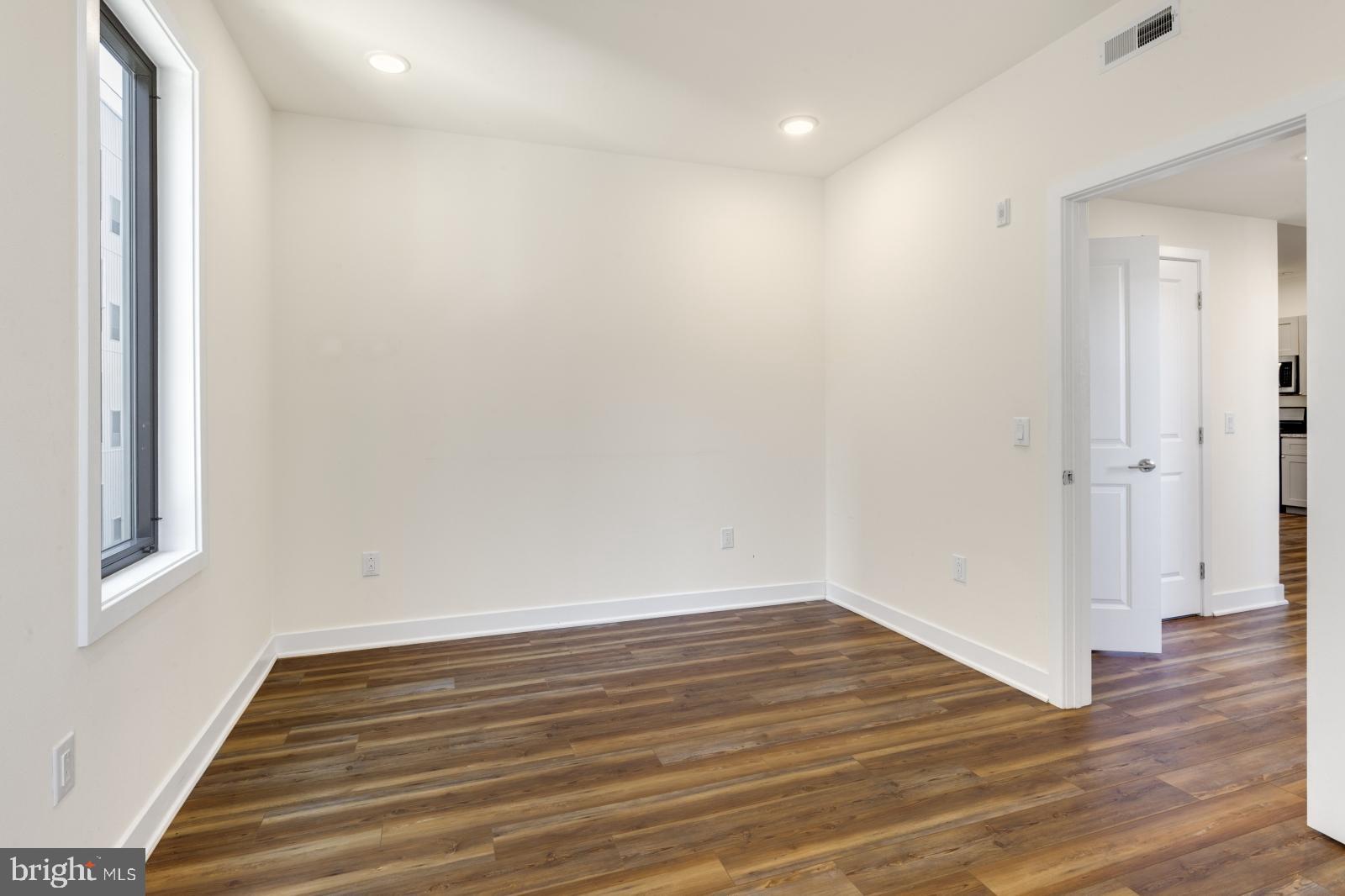 EAST KENSINGTON - Residential Lease