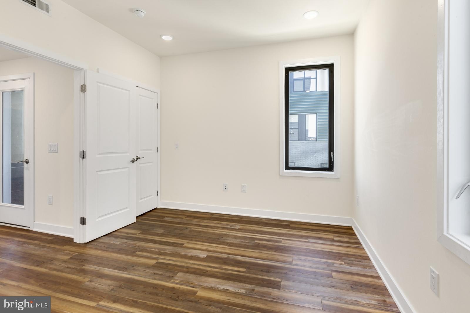 EAST KENSINGTON - Residential Lease