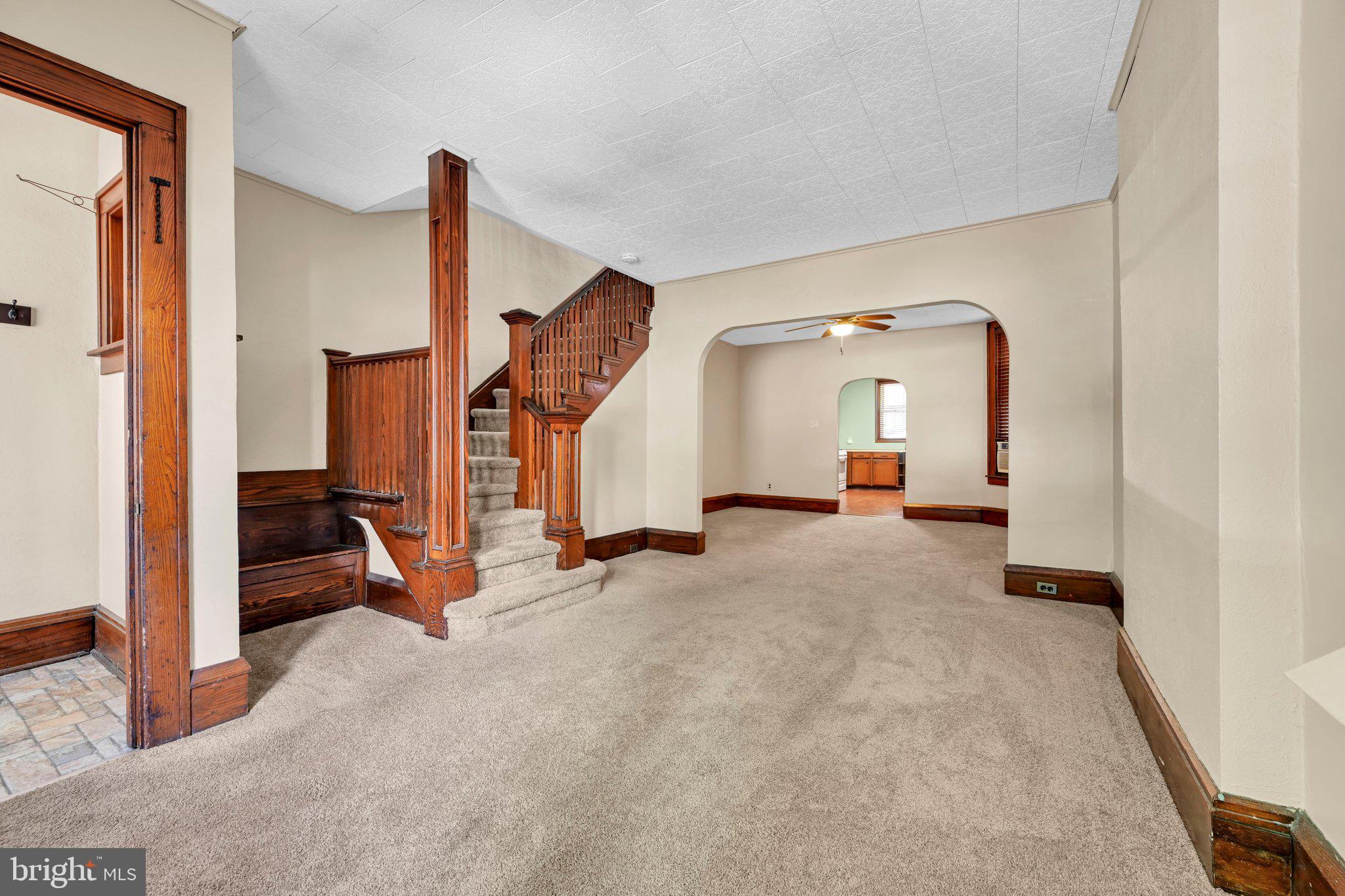 717 N CENTRE STREET