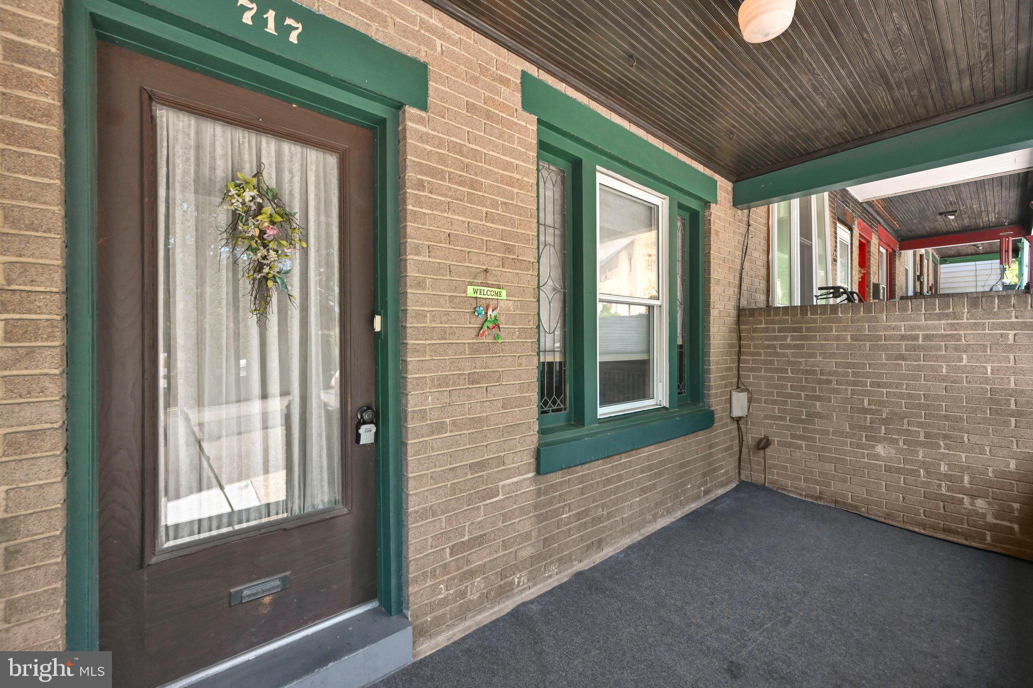 717 N CENTRE STREET