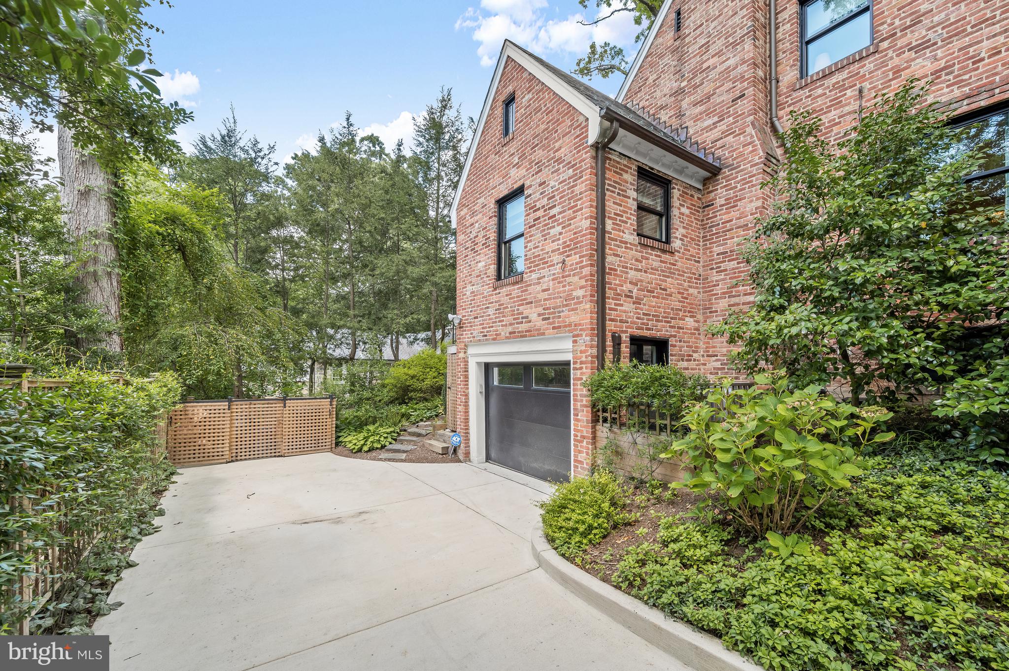 WESTMORELAND HILLS - Residential