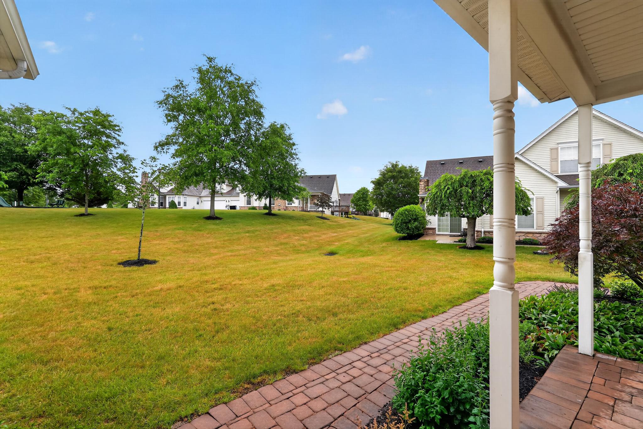 1108 BURGUNDY CIRCLE