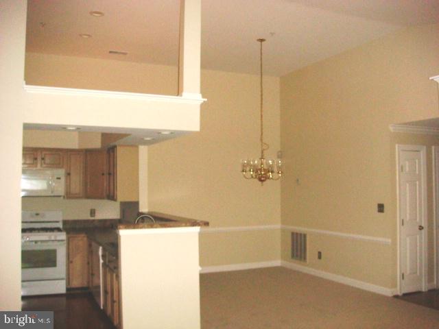 HIGHLAND AT GUNSTON CORNER - Residential Lease