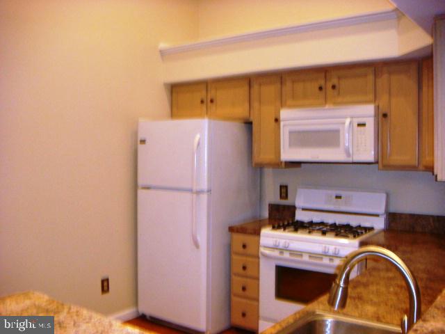 HIGHLAND AT GUNSTON CORNER - Residential Lease