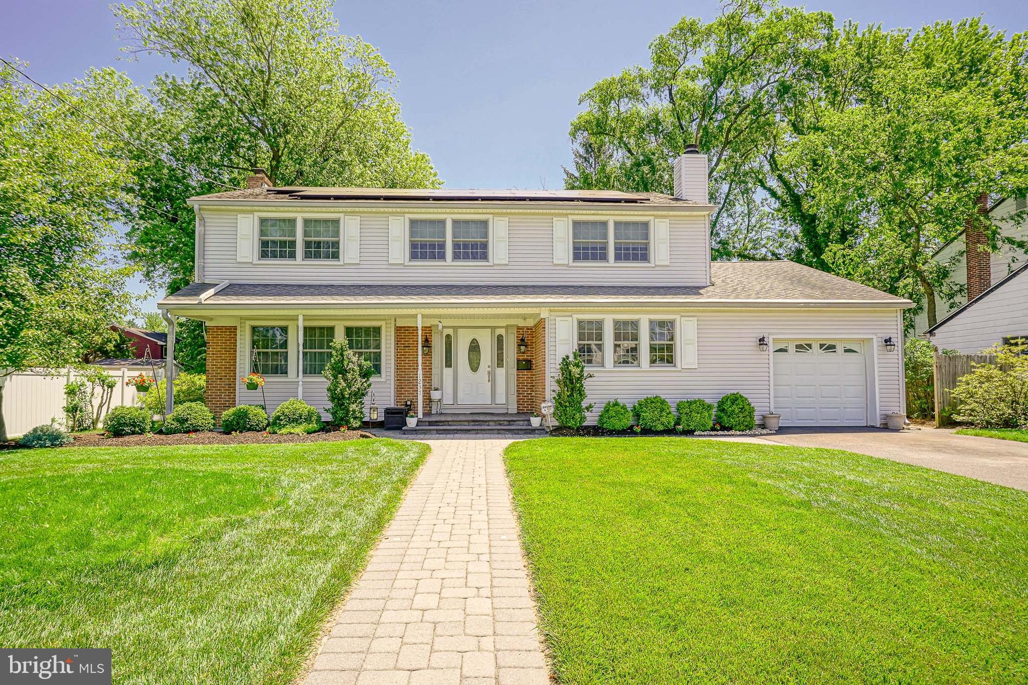 1237 HEARTWOOD DRIVE
