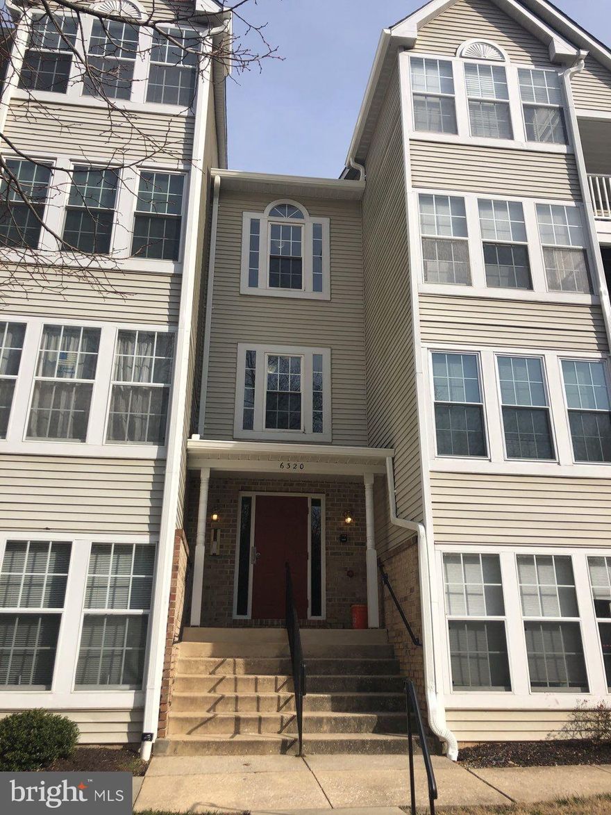 2 bedroom, 2 bath condo in Elkridge. New kitchen appliances and new a/c unit. Lovely sunroom and deck. Great community features and convenient location. Pets considered. No smoking.
