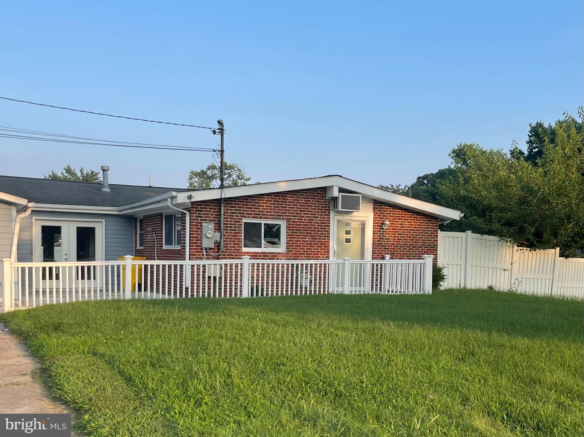 1229 CRAWFORD DRIVE