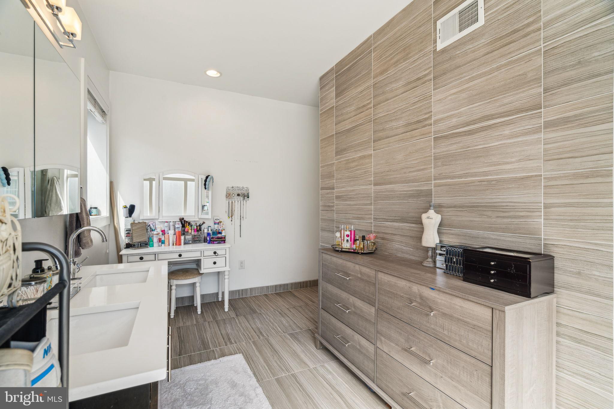 OLD CITY - Residential