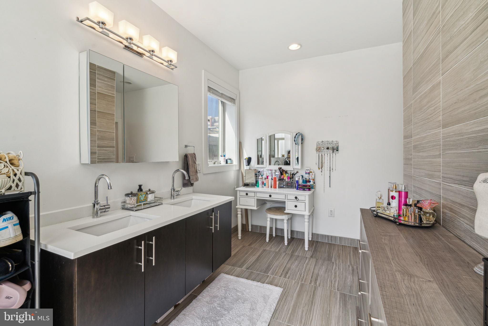 OLD CITY - Residential