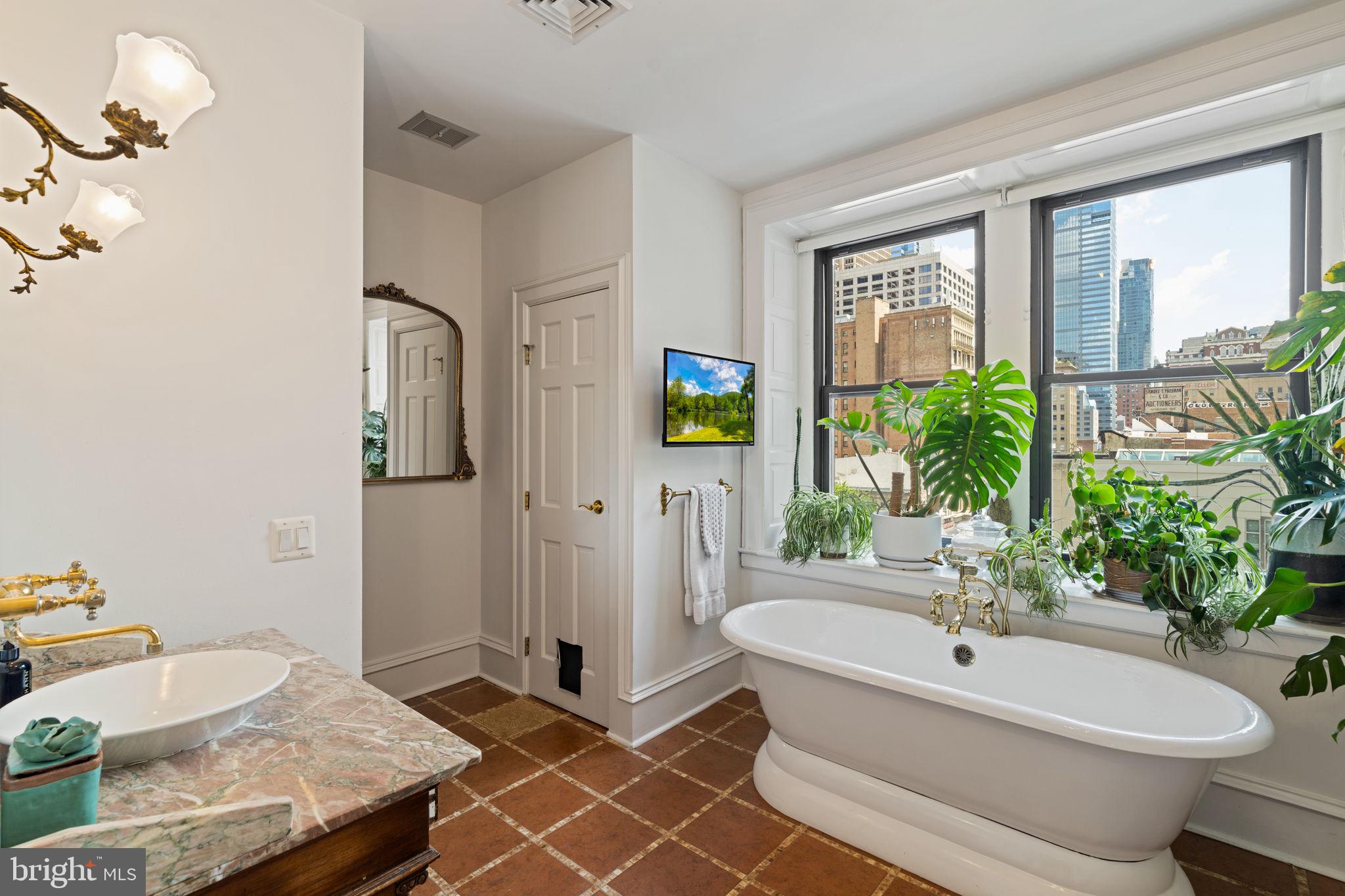 RITTENHOUSE SQUARE - Residential