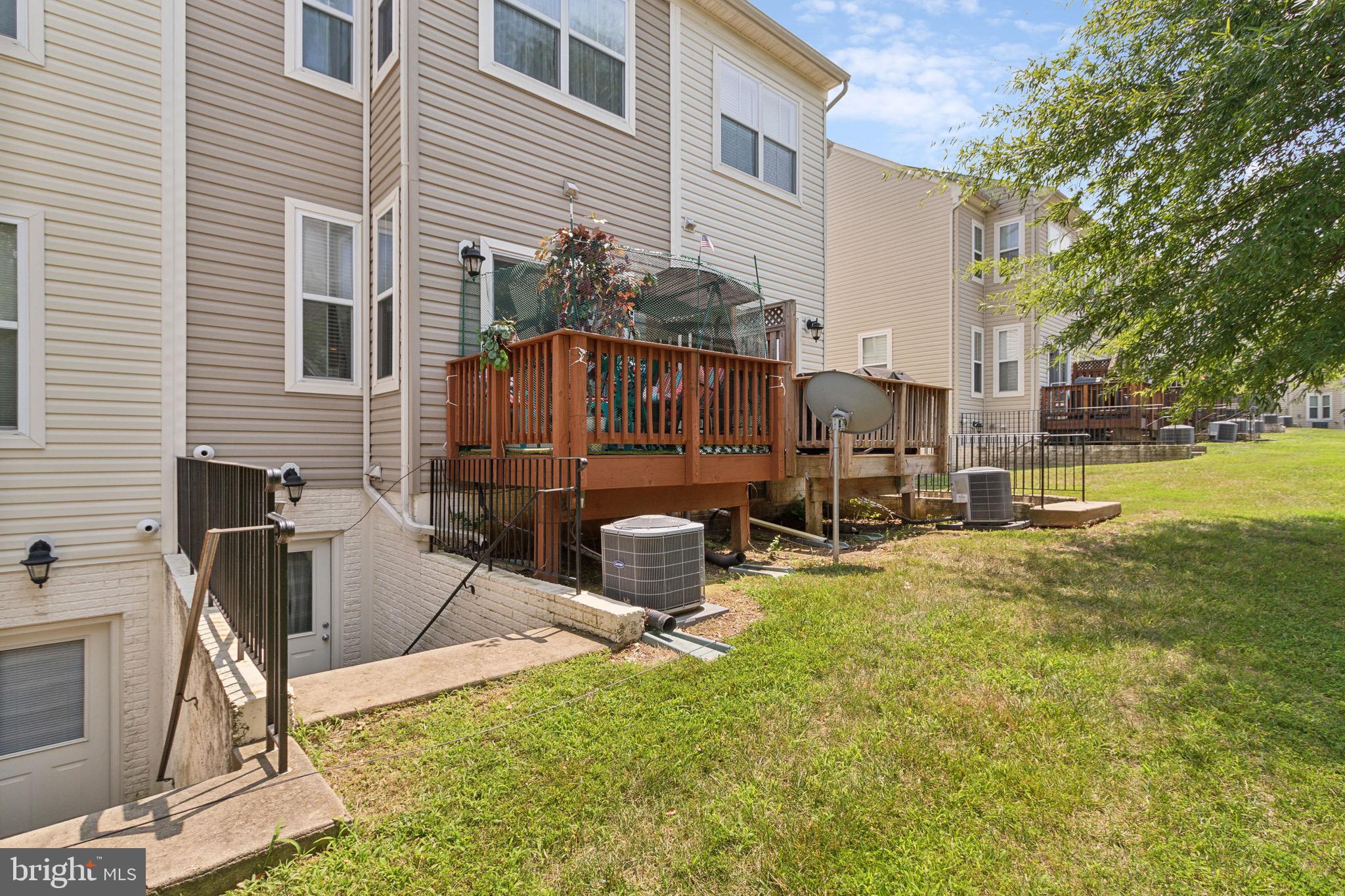 RIVER OAKS - Residential