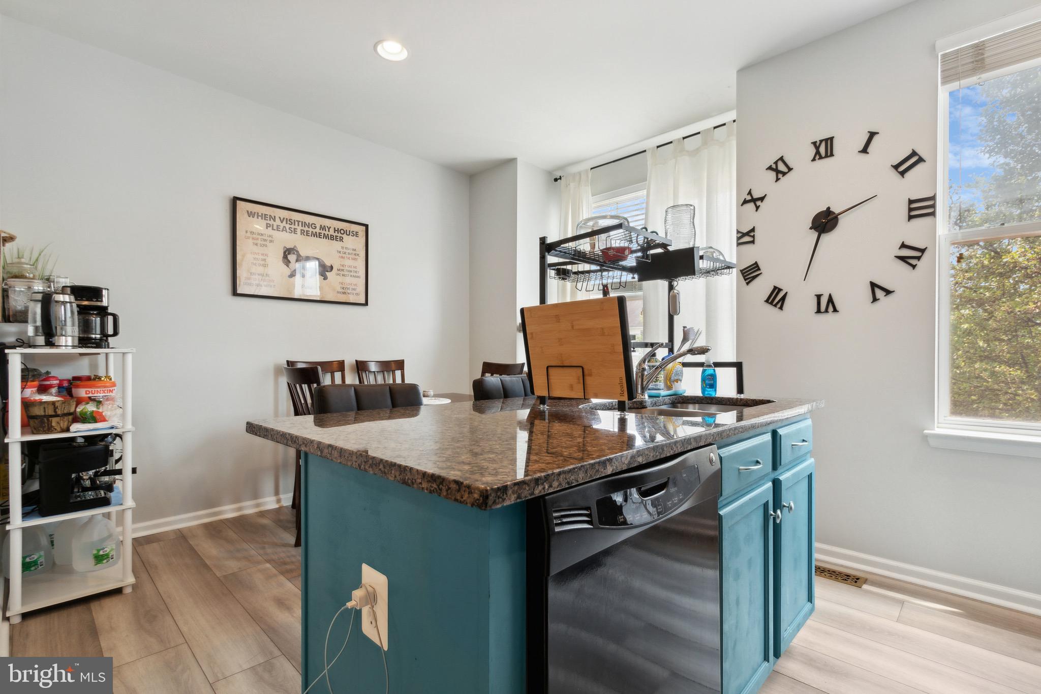 RIVER OAKS - Residential