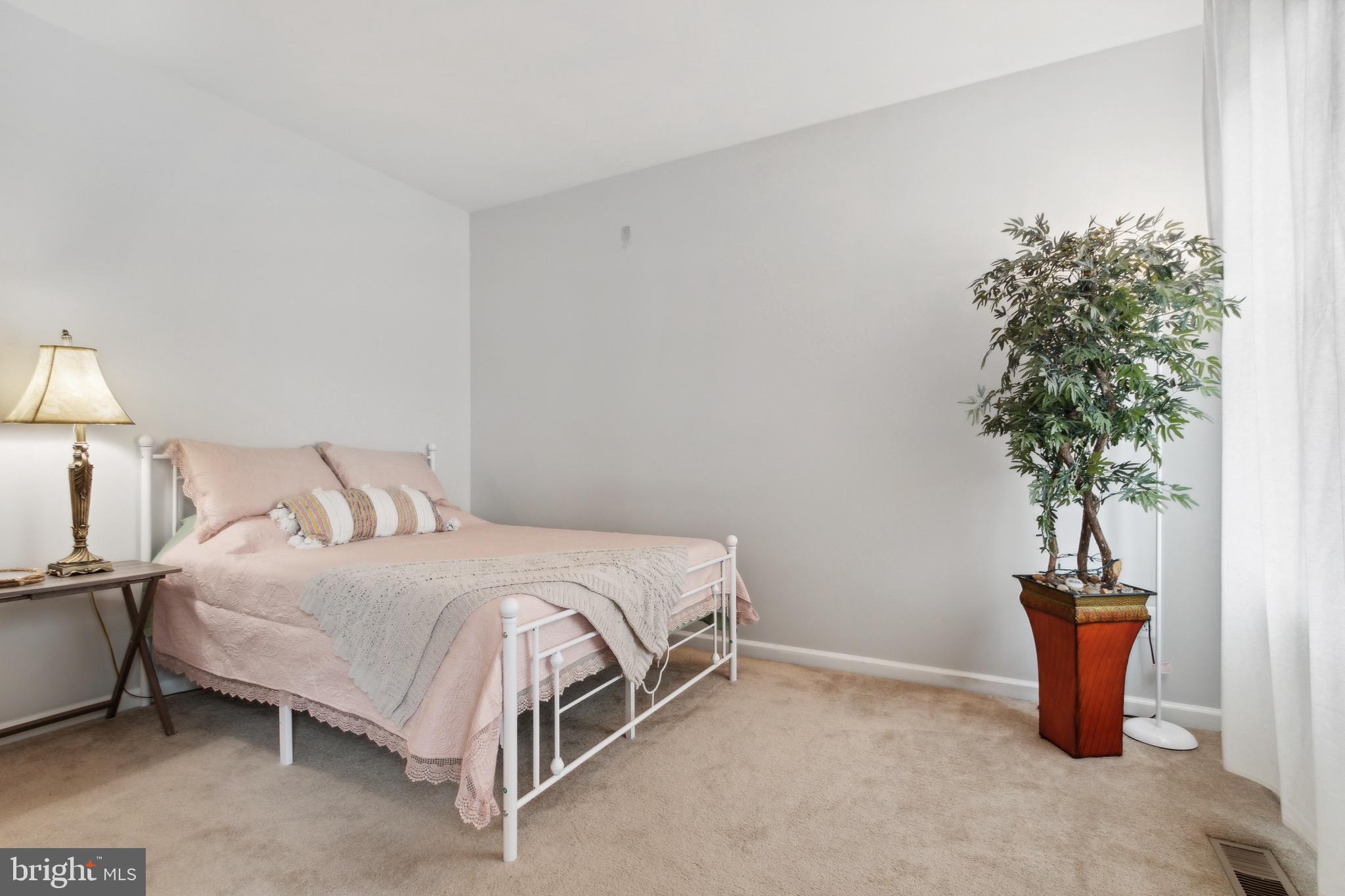 RIVER OAKS - Residential