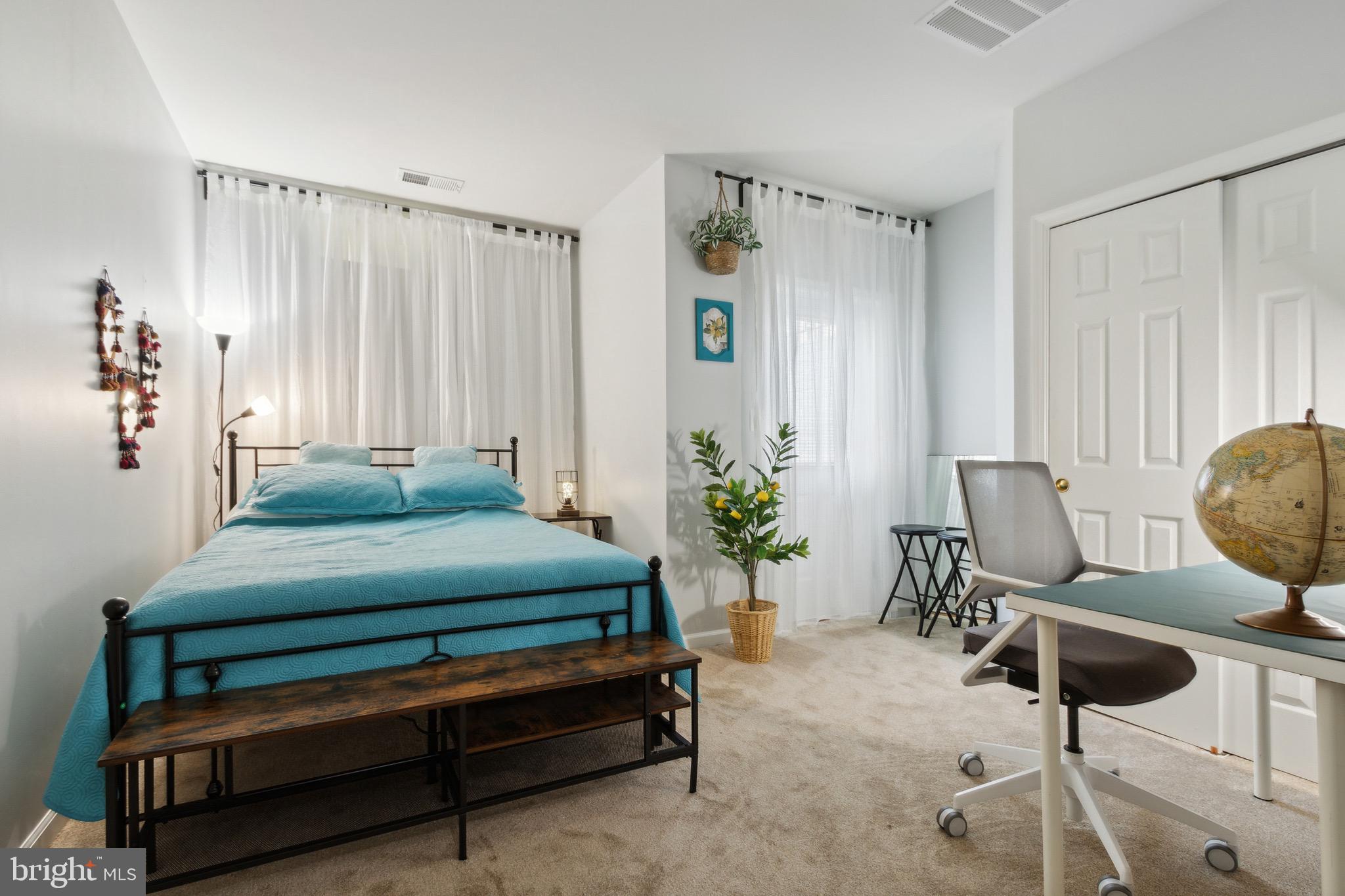 RIVER OAKS - Residential