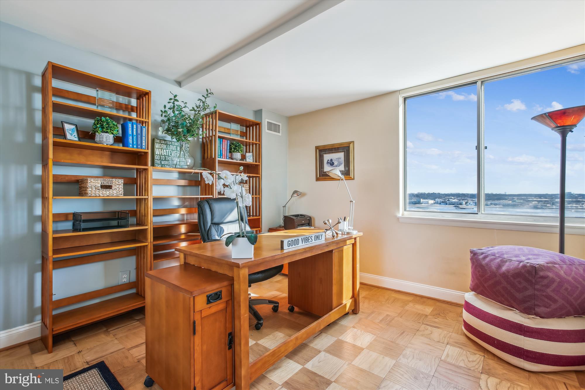 MARINA TOWERS - Residential