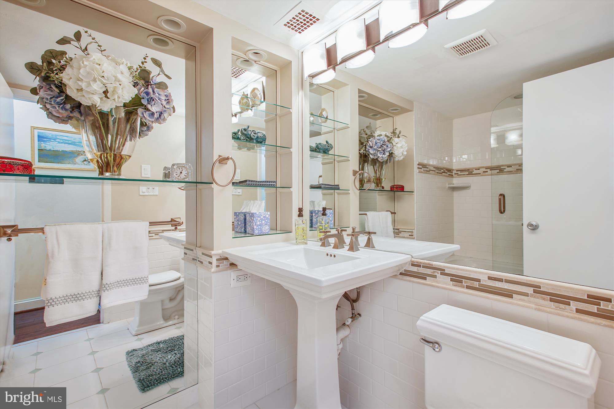 MARINA TOWERS - Residential