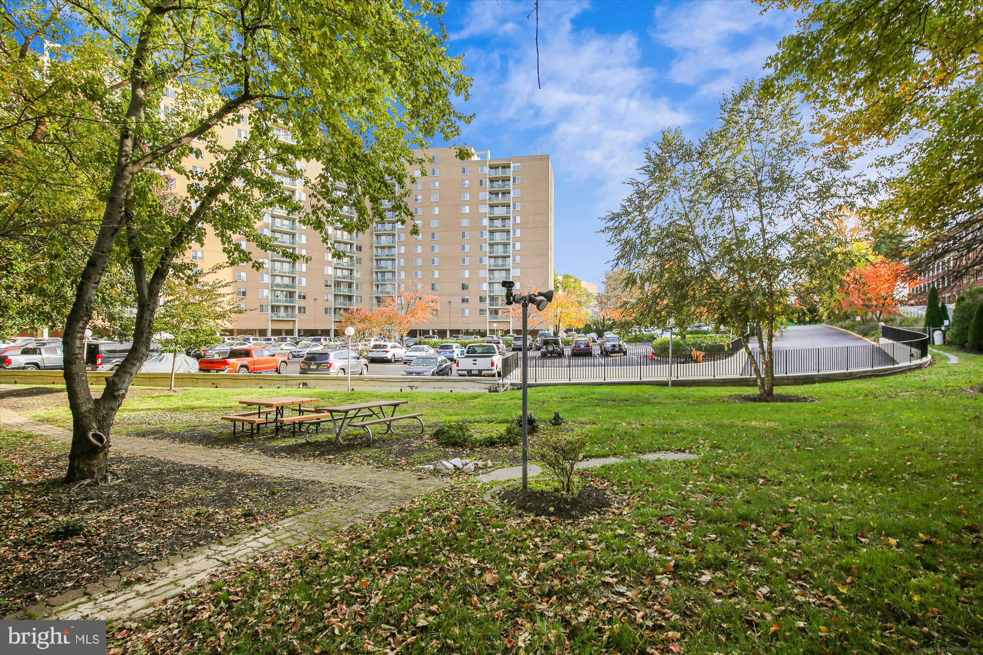 MARINA TOWERS - Residential