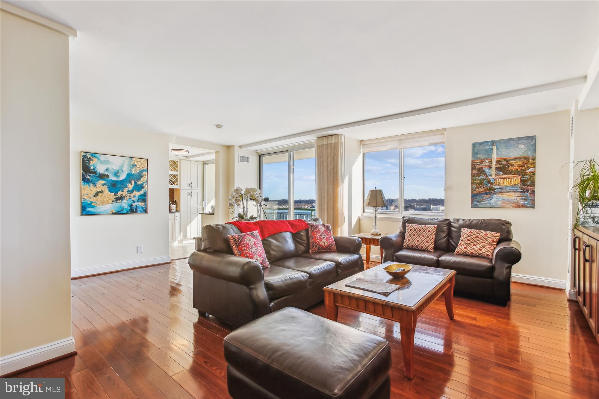 MARINA TOWERS - Residential