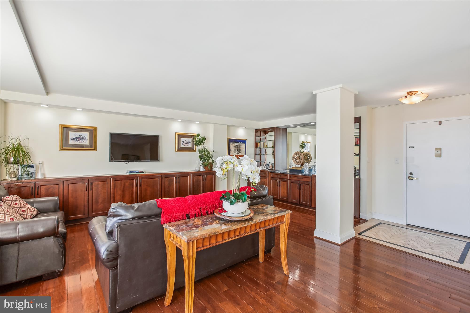 MARINA TOWERS - Residential