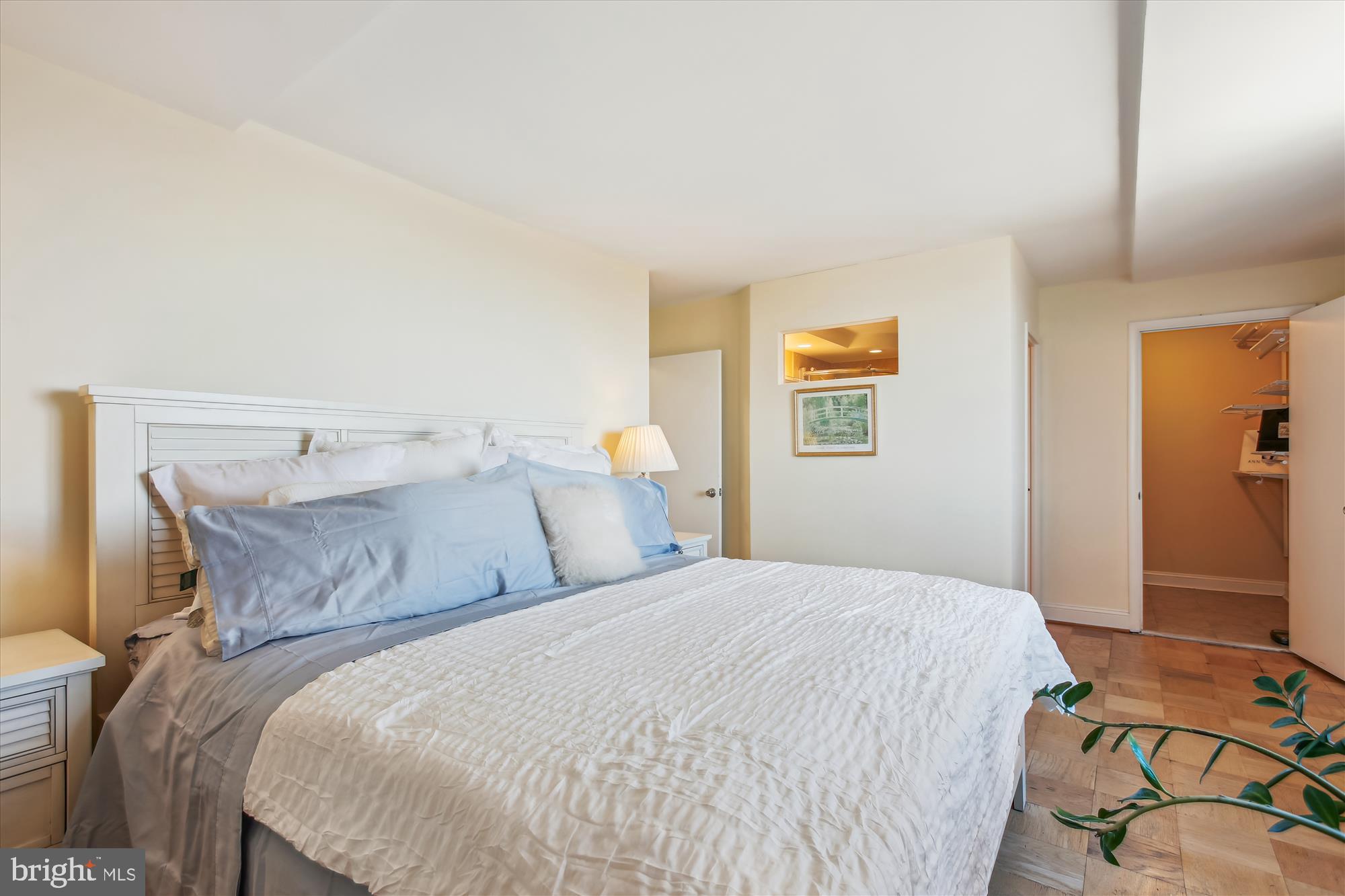 MARINA TOWERS - Residential