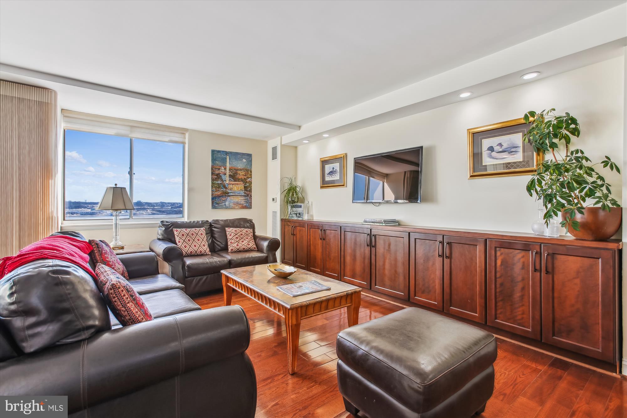 MARINA TOWERS - Residential