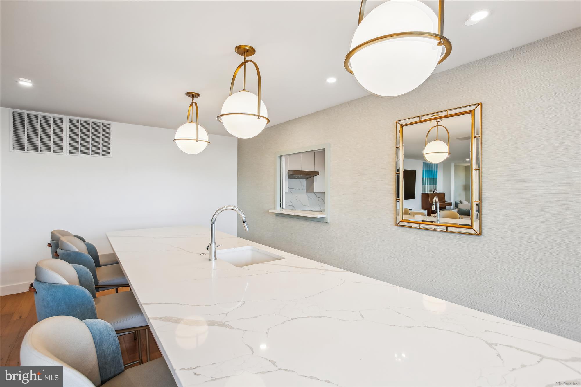 MARINA TOWERS - Residential