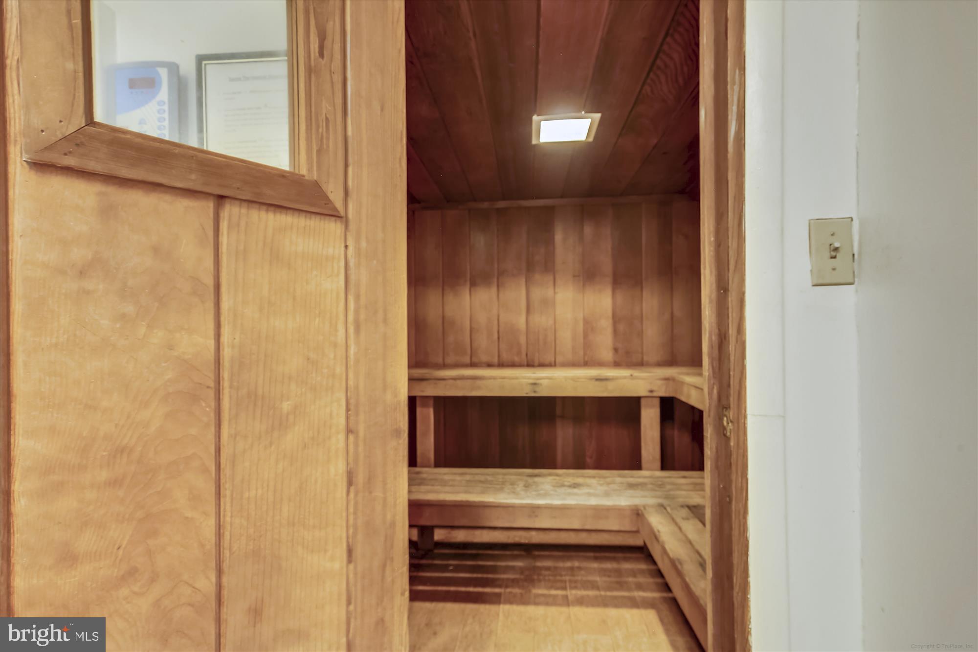 MARINA TOWERS - Residential