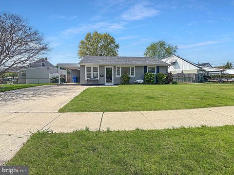 Homes For Sale - 406 Holmes Drive<br/> BURLINGTON, NJ 08016