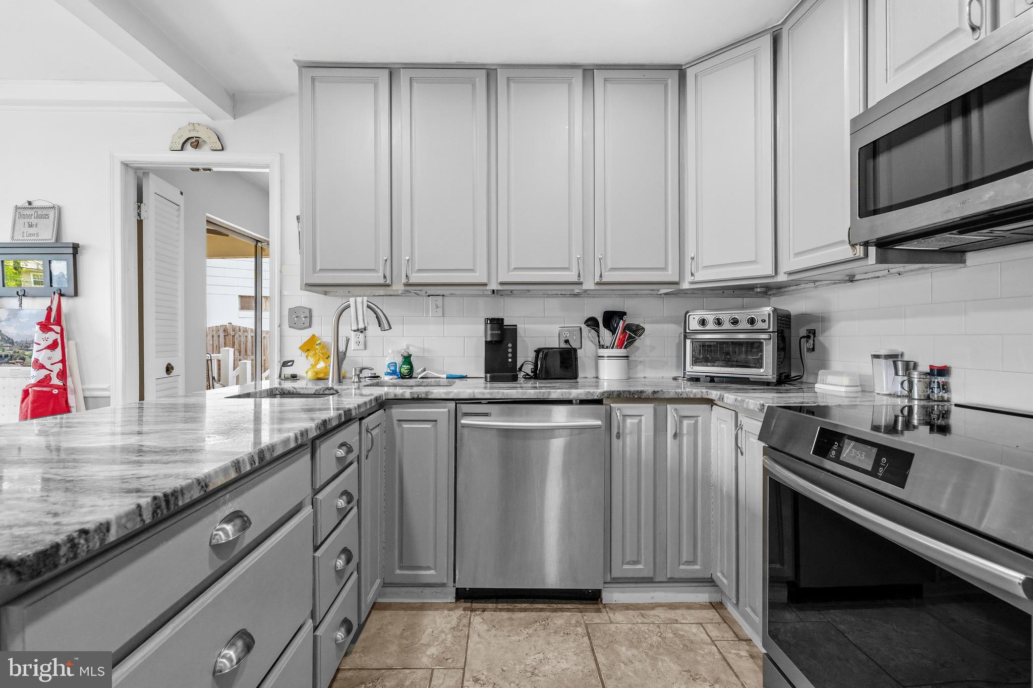 MAPLE RIDGE - Residential