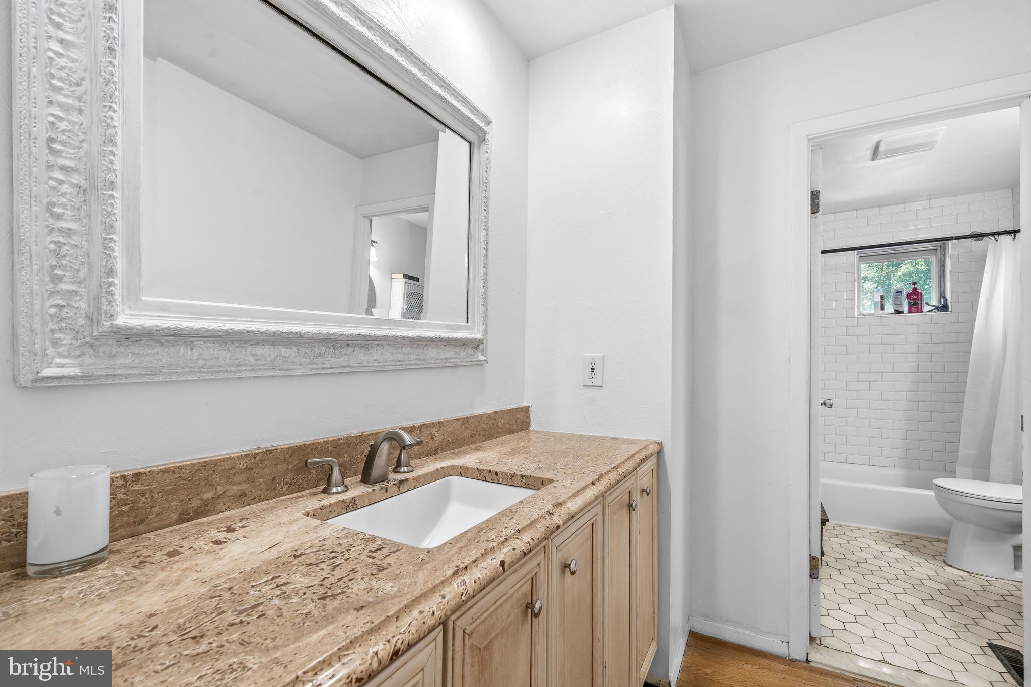 MAPLE RIDGE - Residential