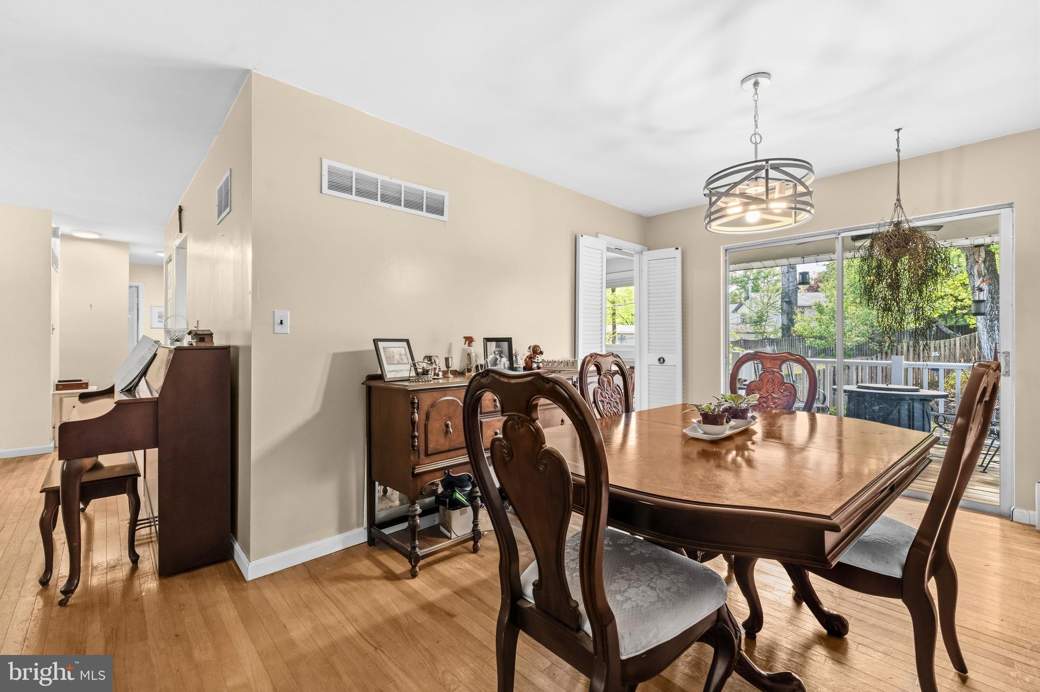 MAPLE RIDGE - Residential