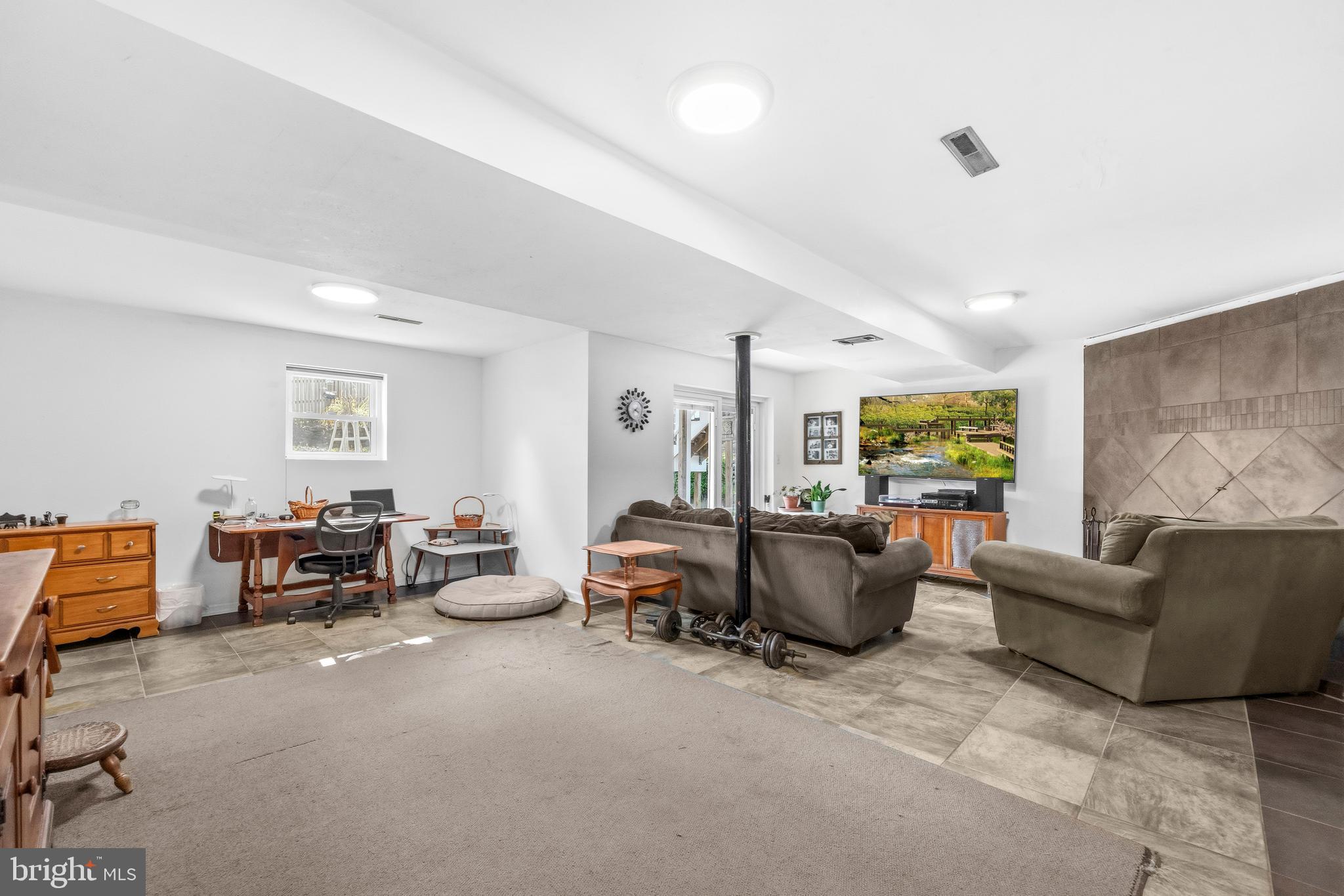 MAPLE RIDGE - Residential