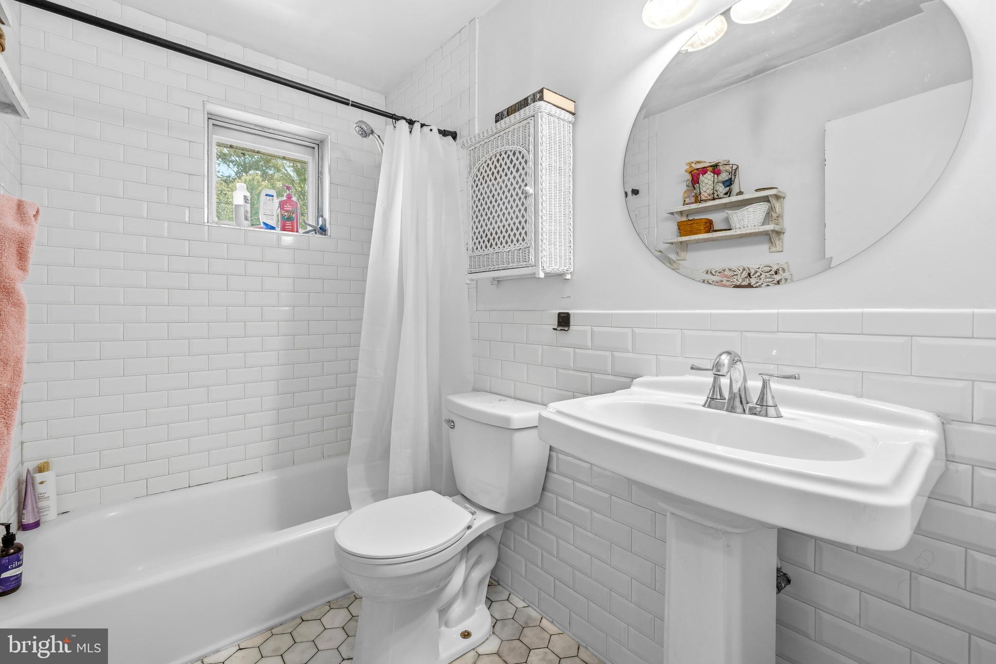 MAPLE RIDGE - Residential