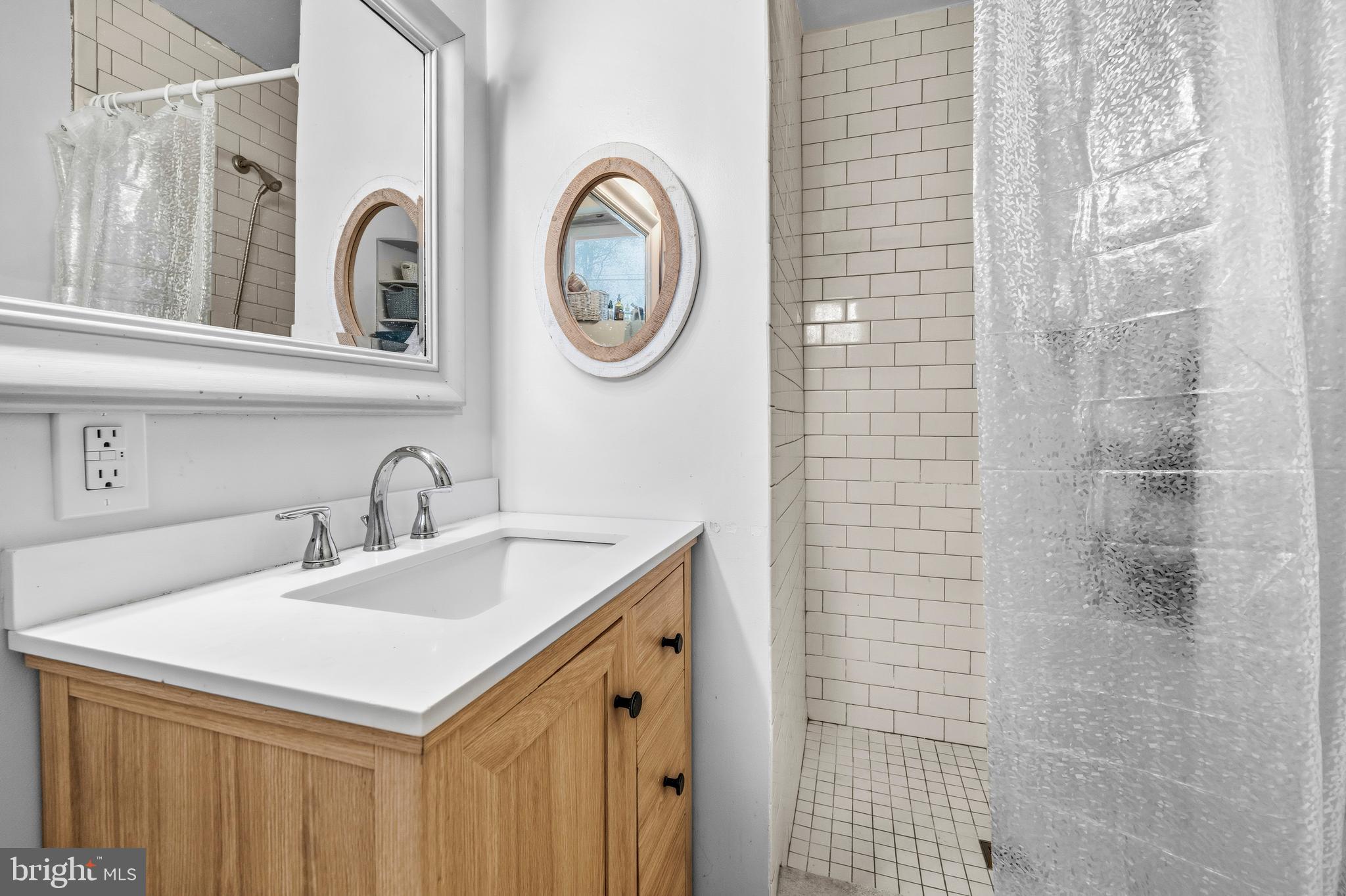 MAPLE RIDGE - Residential