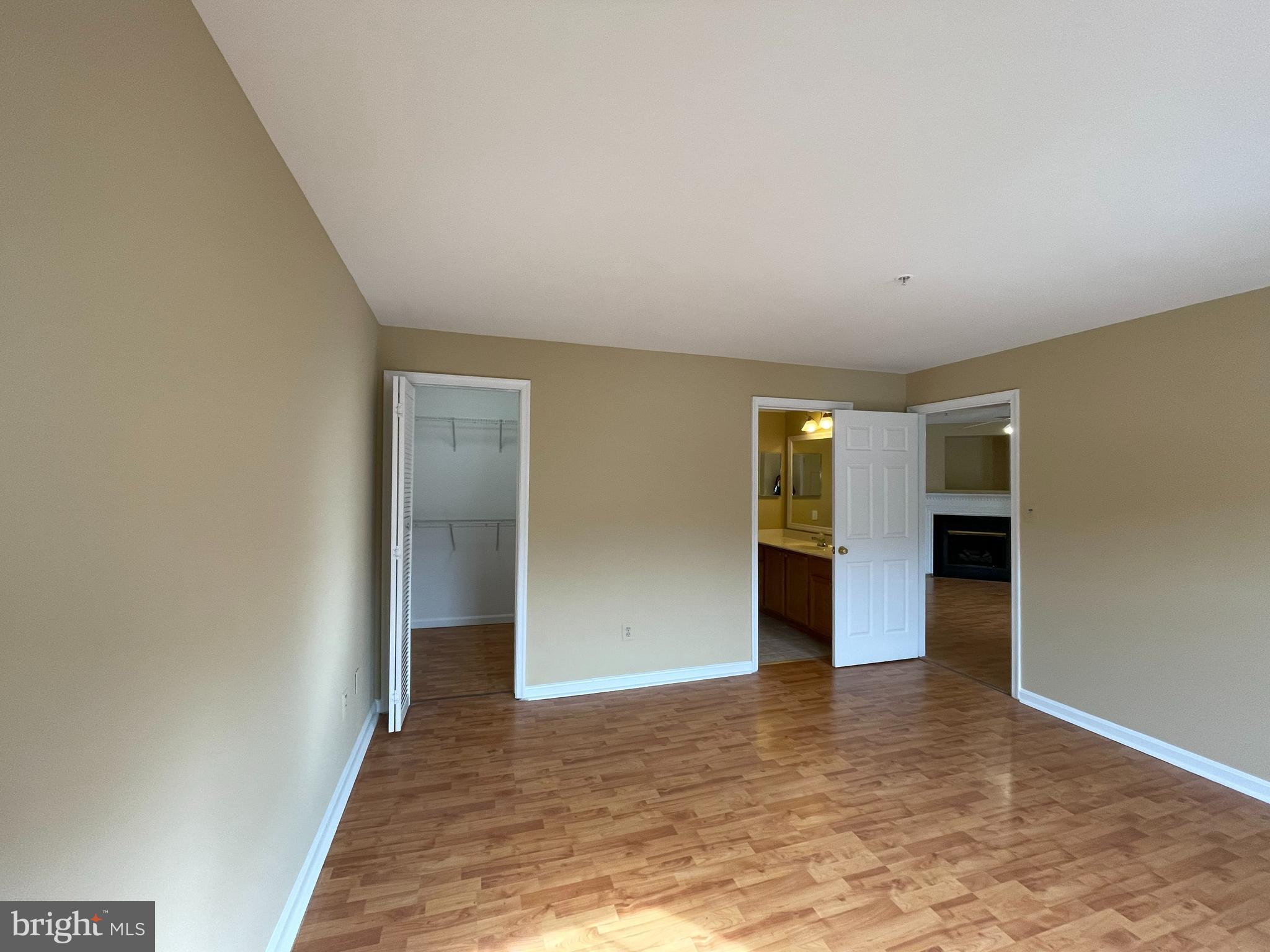 GATEWAY OVERLOOK - Residential Lease