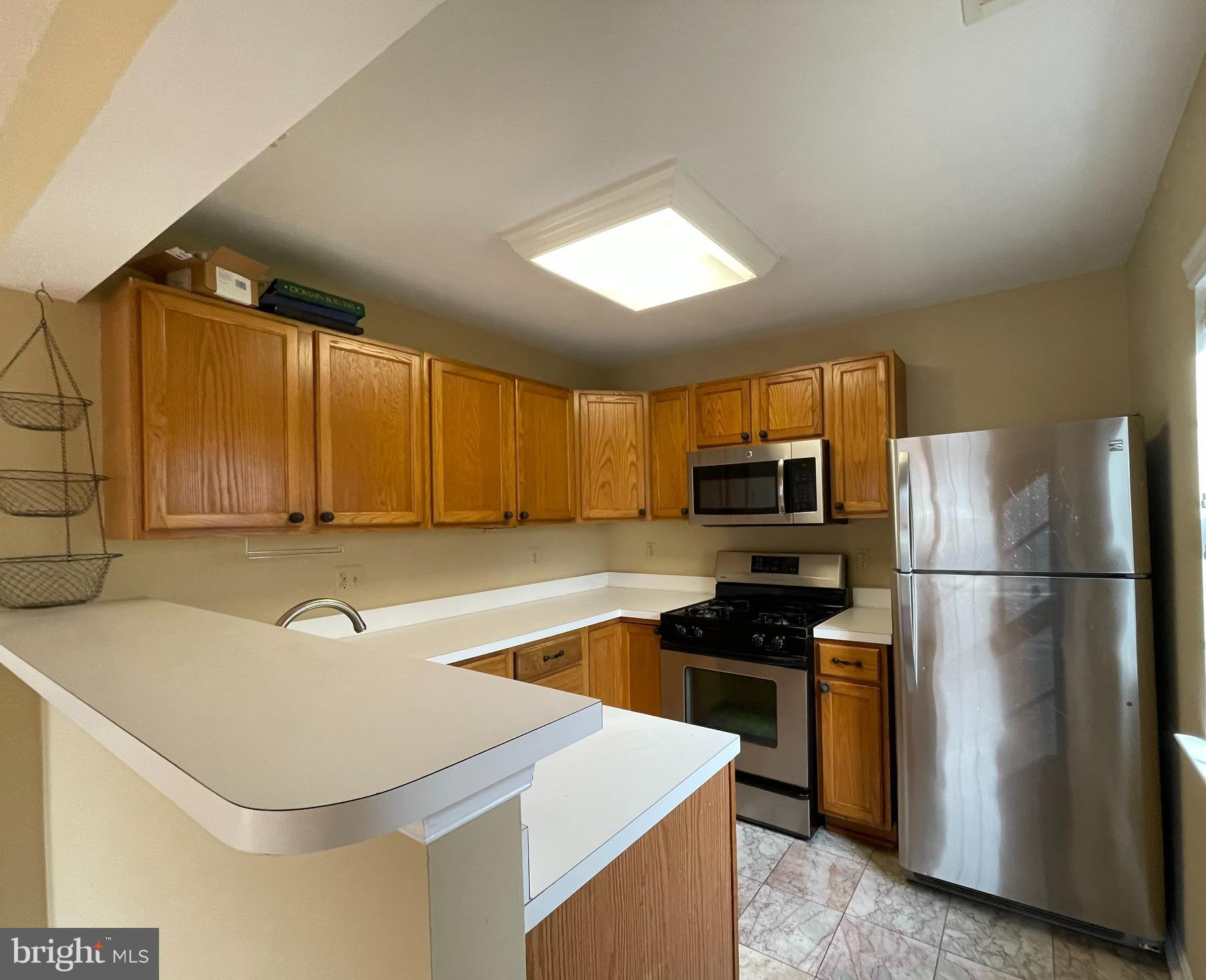 GATEWAY OVERLOOK - Residential Lease