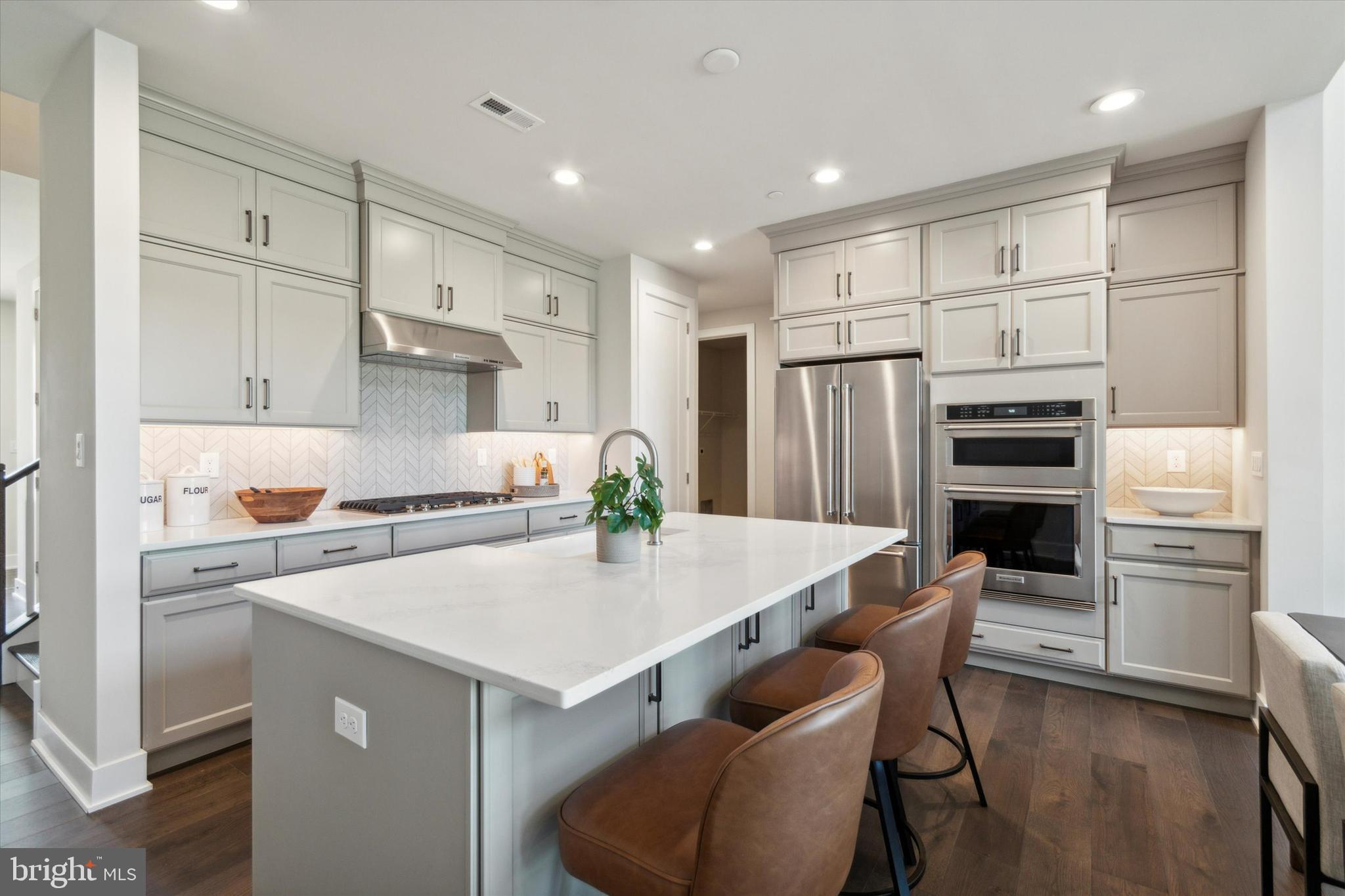 557 TRIFECTA ROAD 320