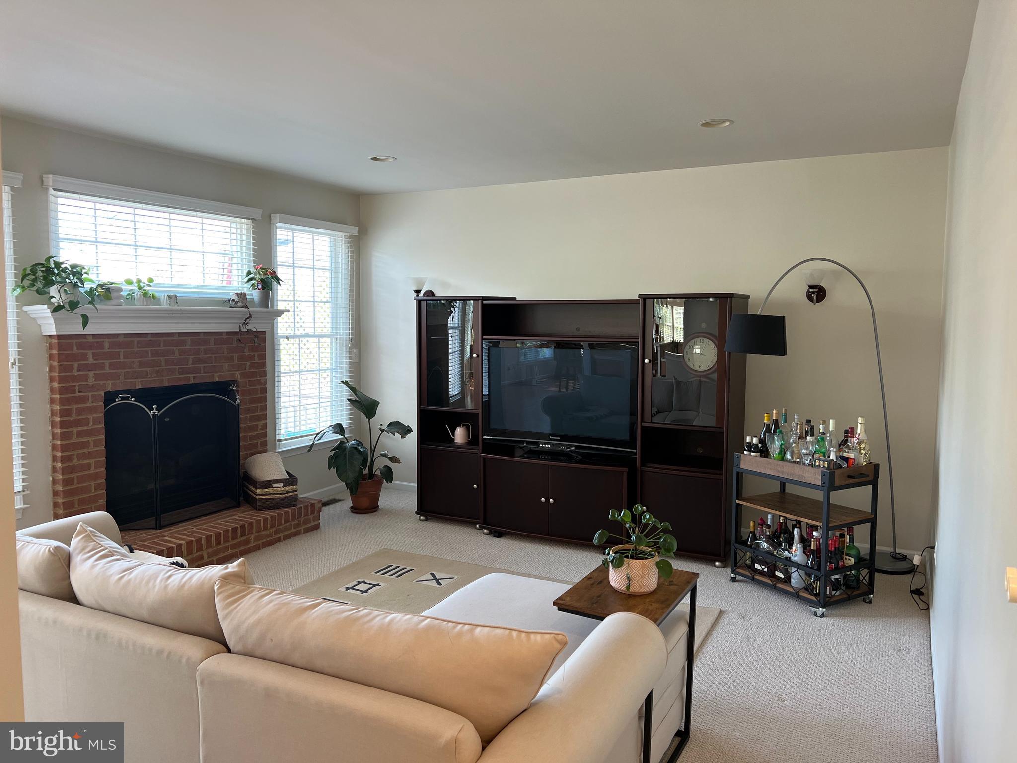 SOUTH RIDING - Residential Lease