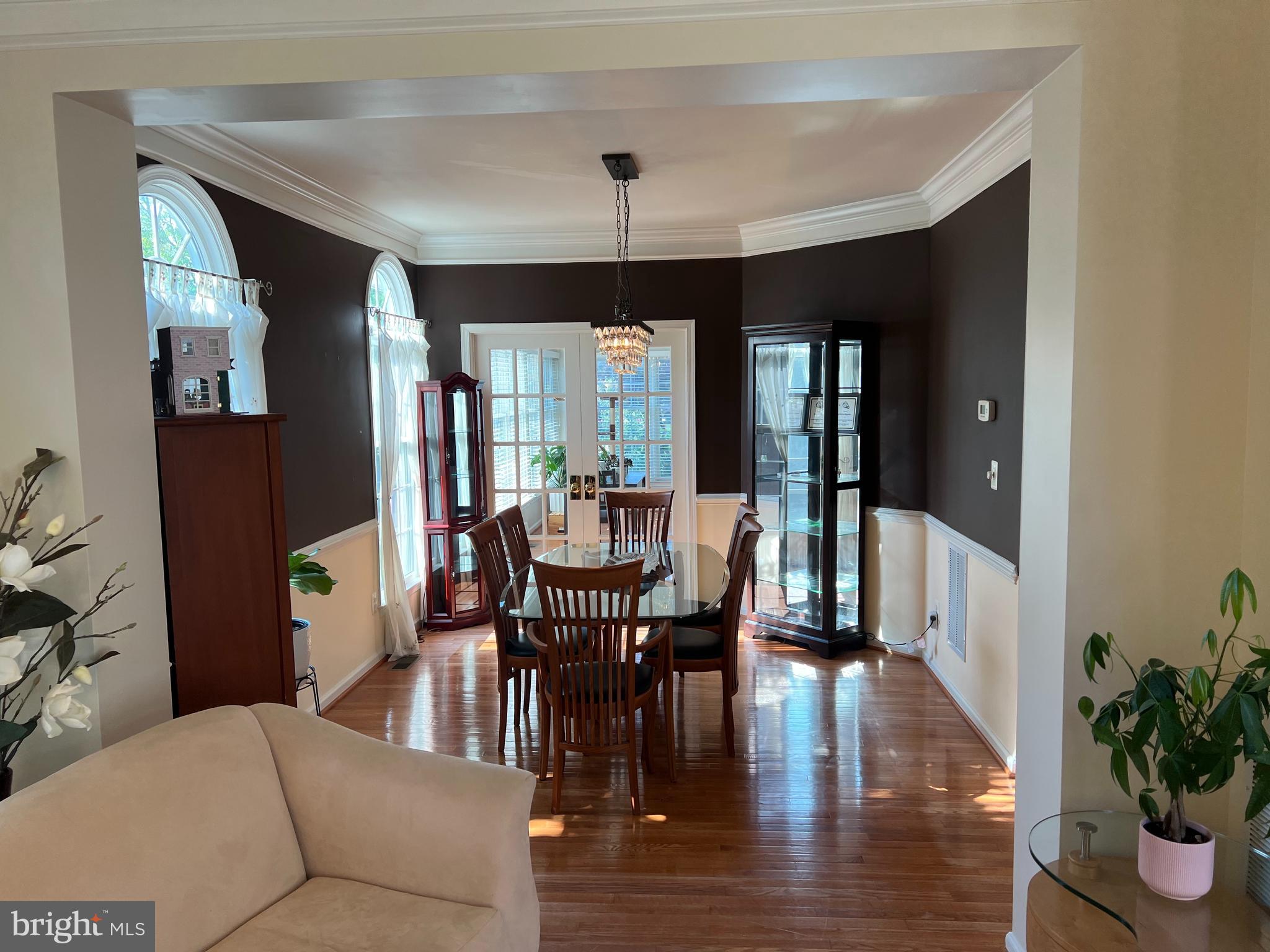 SOUTH RIDING - Residential Lease