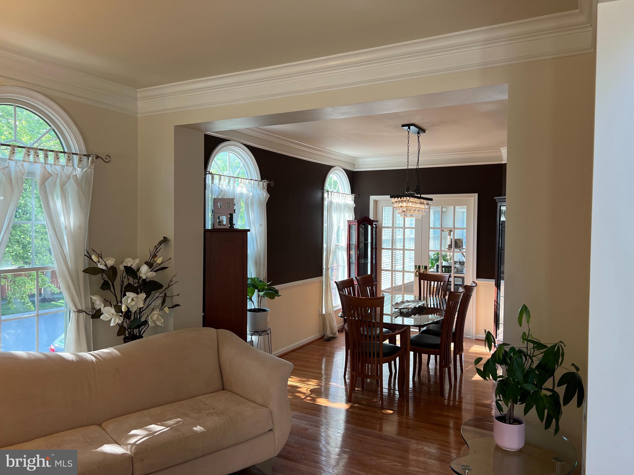 SOUTH RIDING - Residential Lease