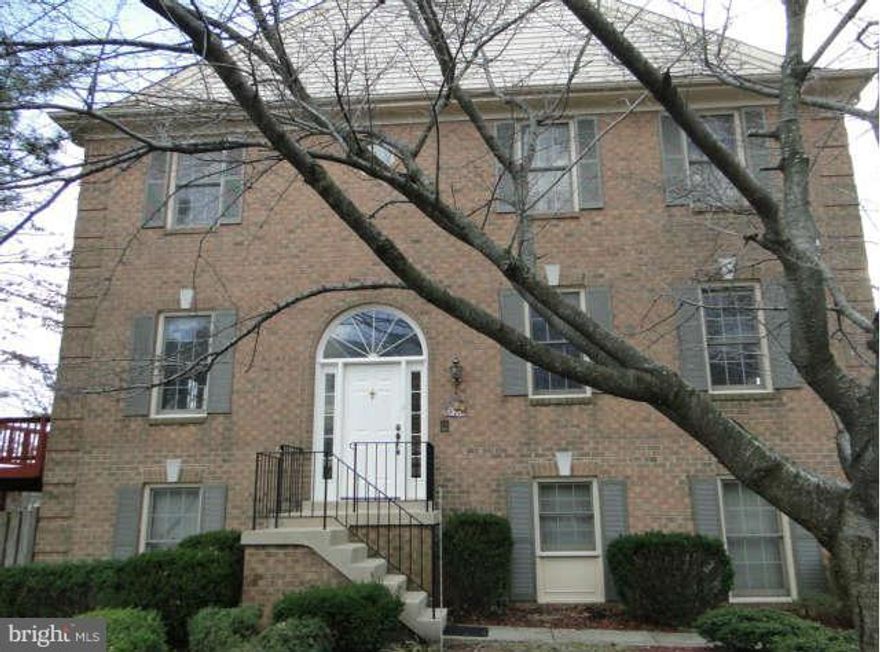 4 Bedrooms, 3.5 Bath, brick end unit town home located in Kingstown, Close to major highways and shopping, House is in excellent condition and ready for immediate occupancy.  The lower level bedroom could be used as an office or guest bedroom with a door separating the basement from the main living area for privacy and noise reduction. House has two fire places. A must see.