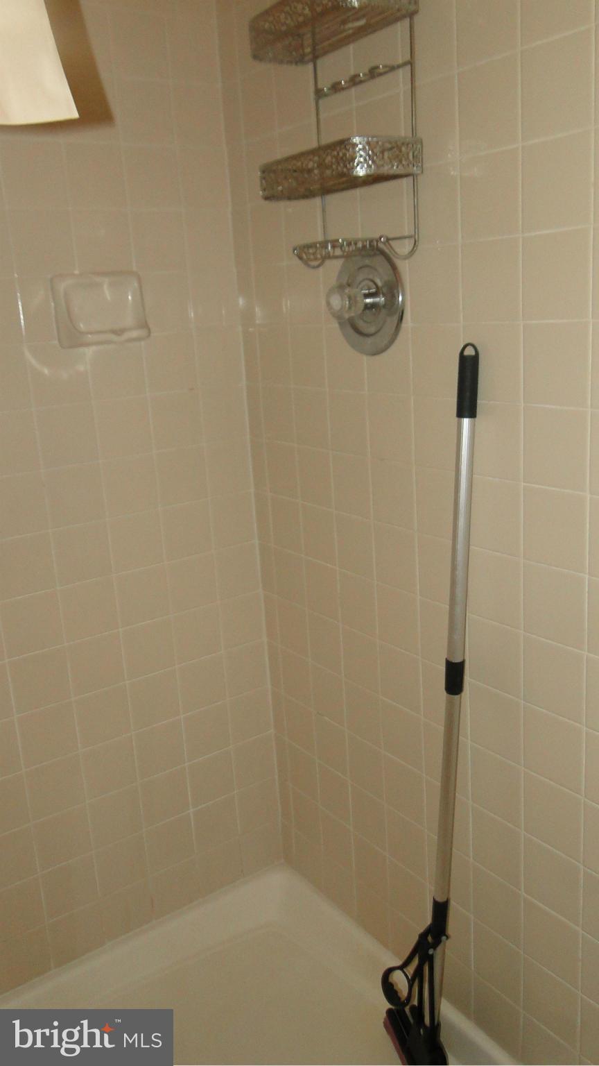 KINGSTOWNE - Residential Lease