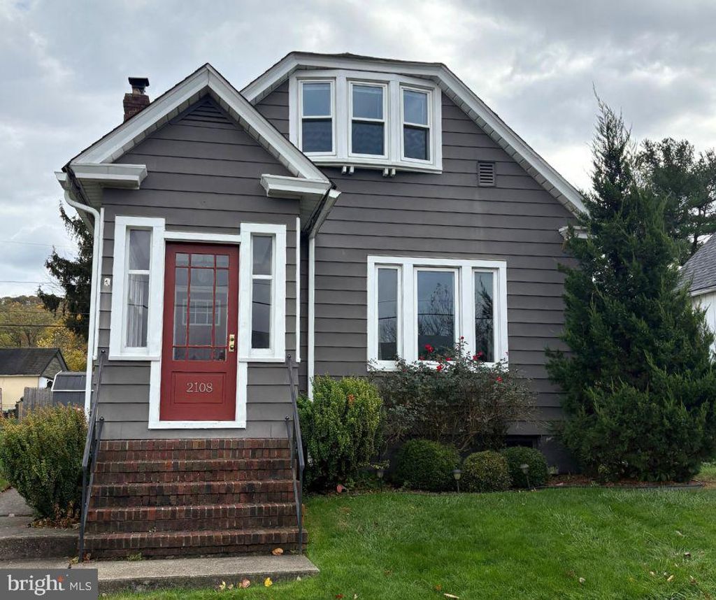 Photo of 2108 Schwab Avenue, BETHLEHEM, PA 18015 (MLS # PANH2008932)