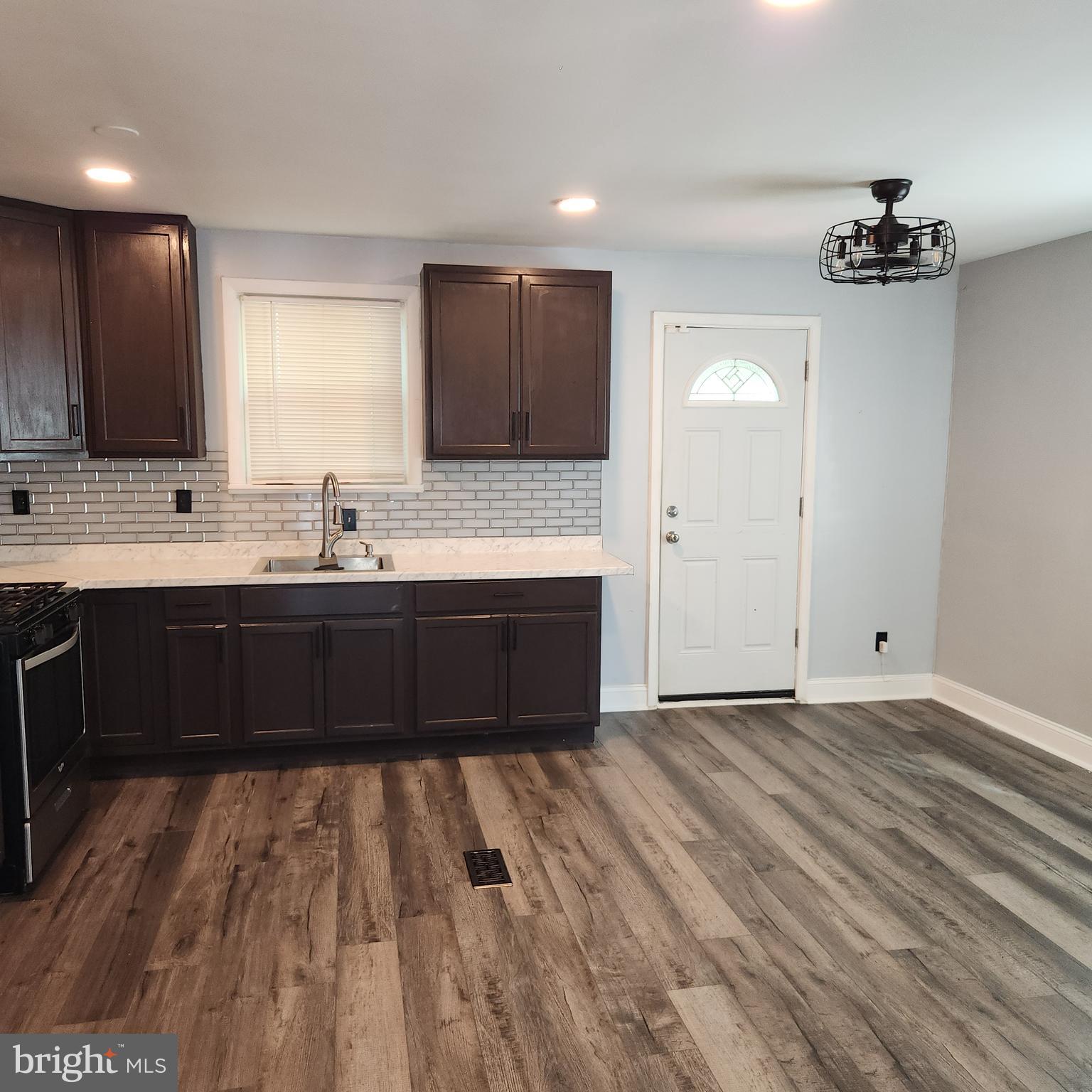 FRANKFORD - Residential Lease