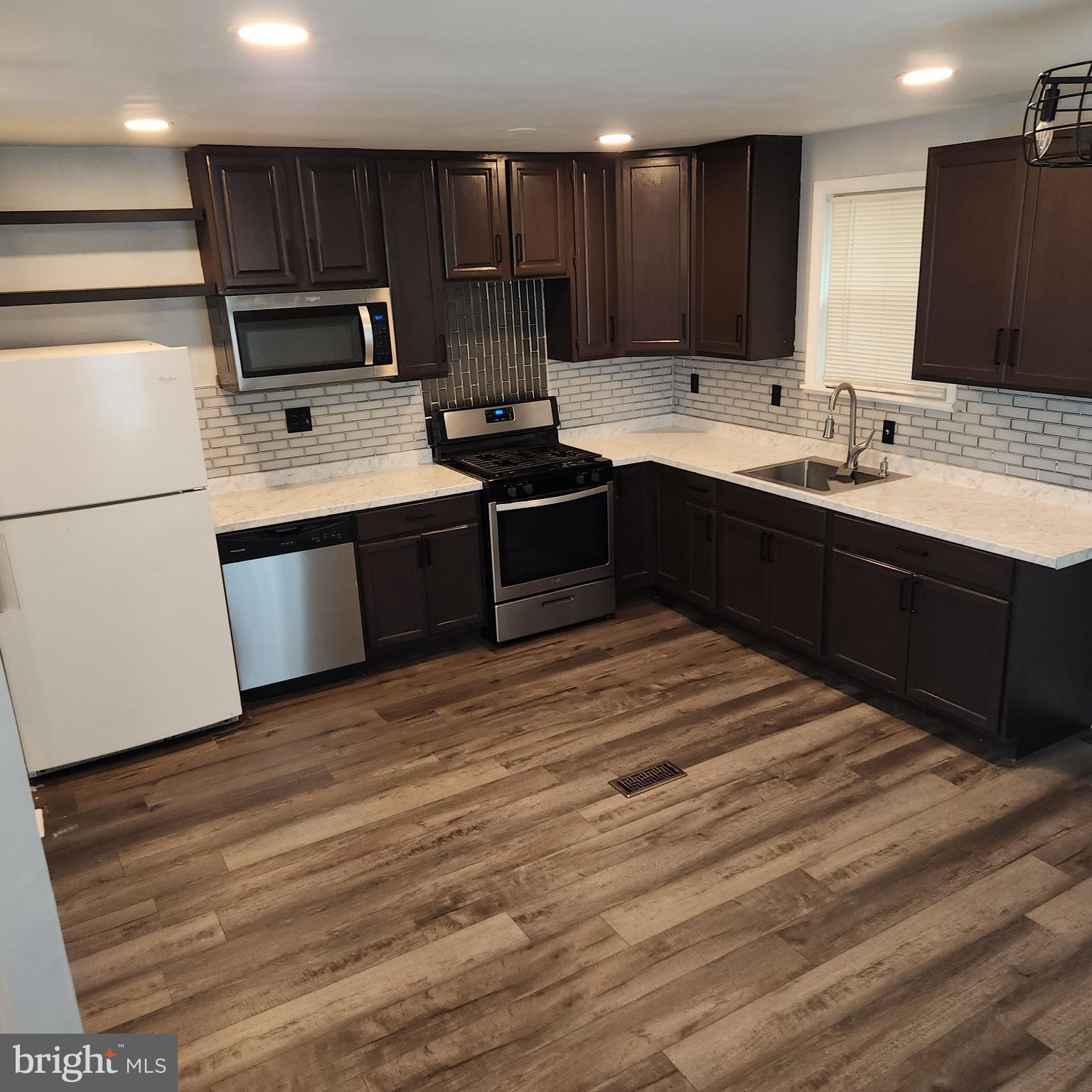 FRANKFORD - Residential Lease