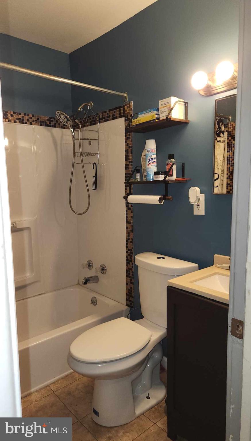 FRANKFORD - Residential Lease