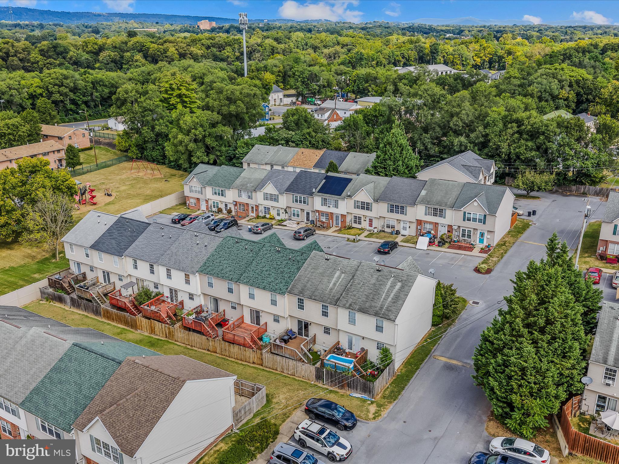 GEORGETOWN SQUARE - Residential